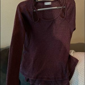 Size small maroon/burgundy altar’d state top